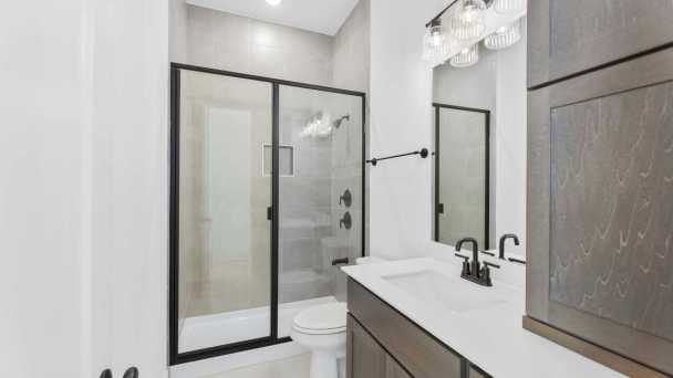 Flex Gen Suite Bathroom