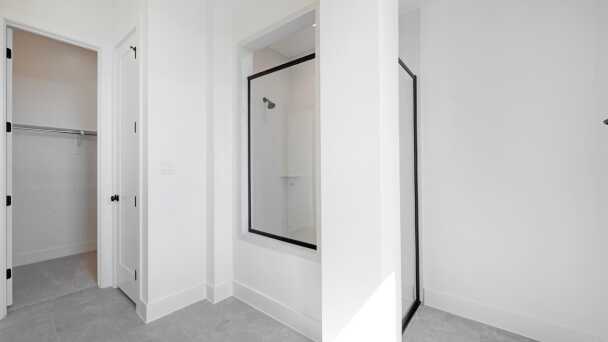 Flex Gen Suite Bathroom