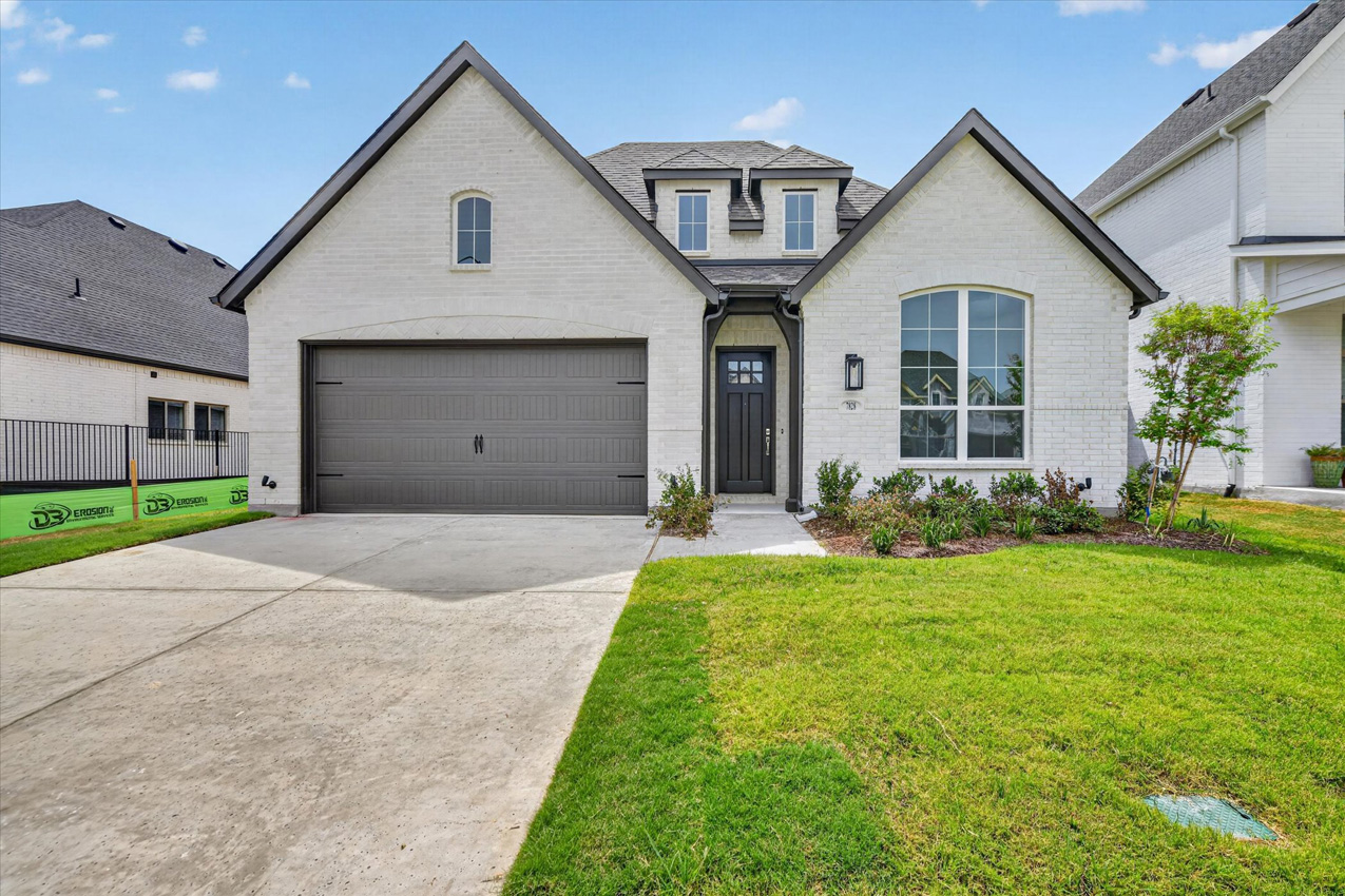 Davenport at 7828 Pondview Lane, Fort Worth, Texas