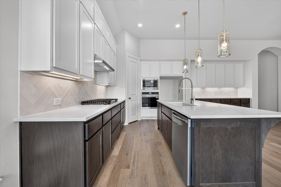 Denton at 7808 Pondview Lane, Fort Worth, Texas: photo 3