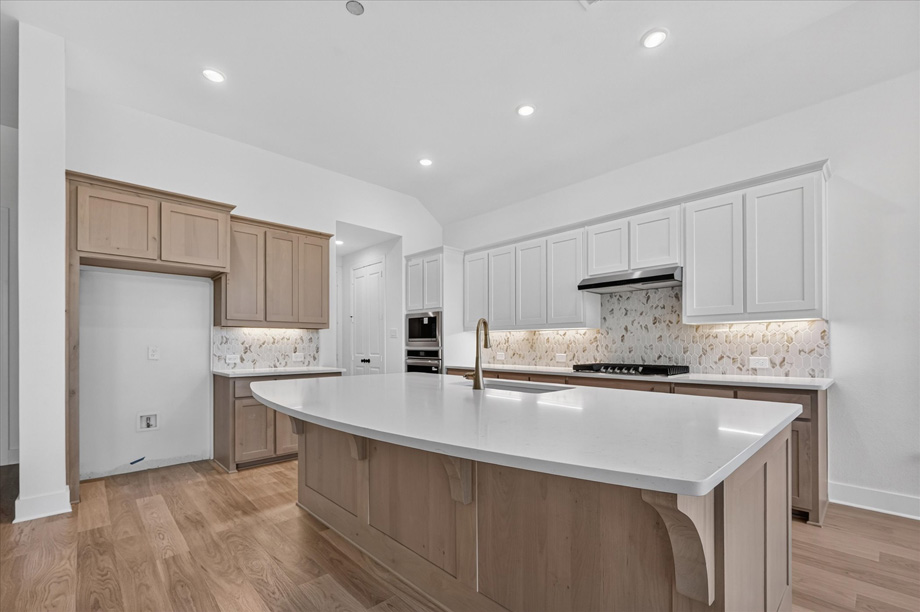 Canterbury at 1934 Benedetto Way, McLendon-Chisholm, Texas: photo 2