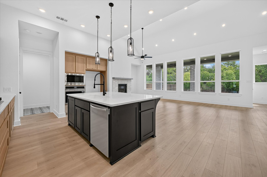 Birchwood at 2019 Benedetto Way, McLendon-Chisholm, Texas: photo 3