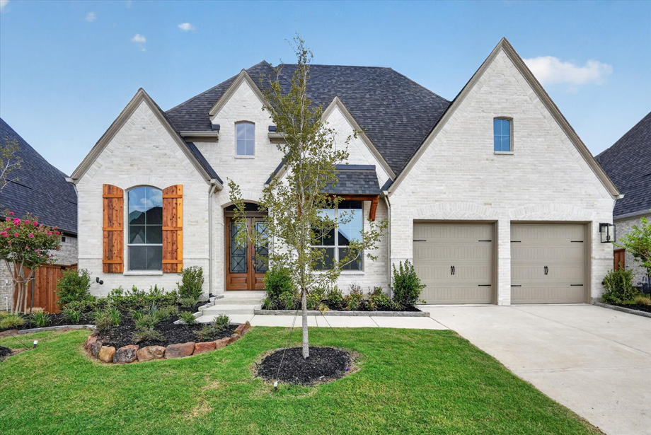 216 at 837 Bridle Path Parkway, Aubrey, Texas