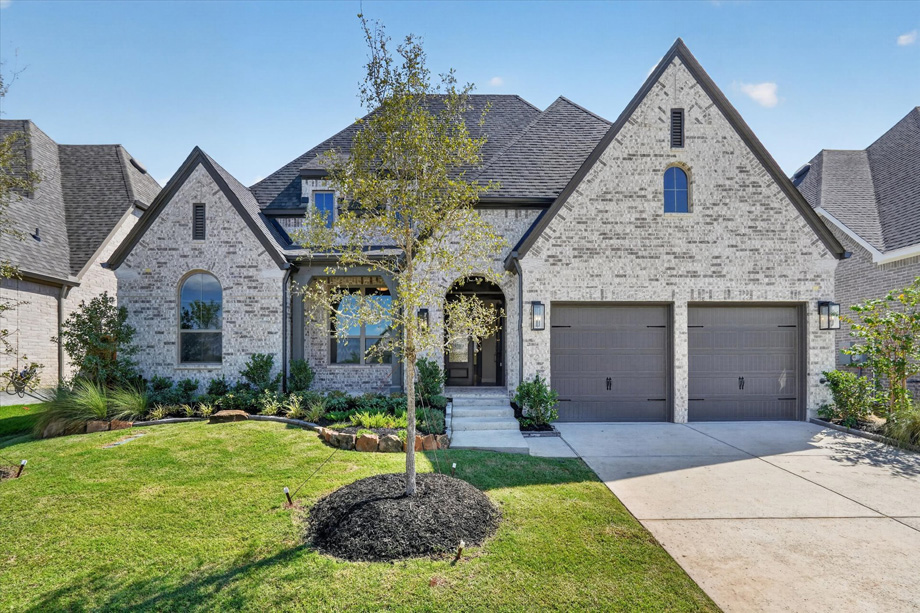 214 at 4813 Sandbrock Parkway, Aubrey, Texas
