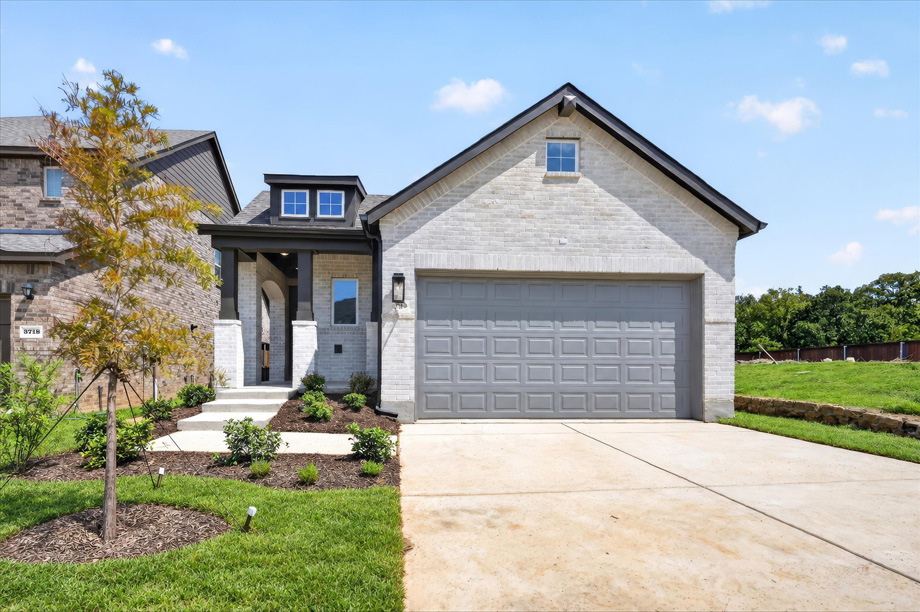 Carlton at 3710 Southbend Drive, Denison, Texas: photo 1