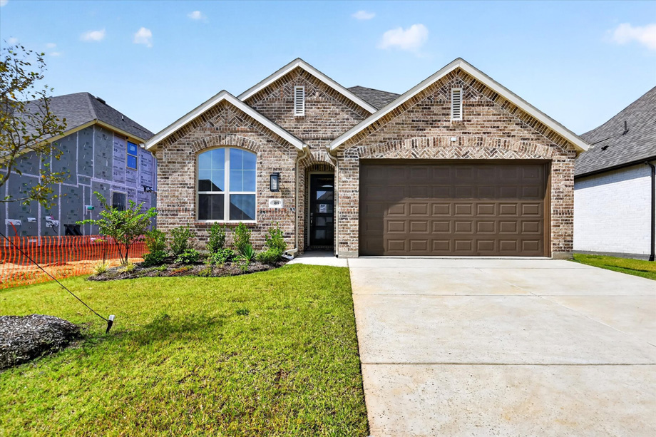 Rover at 5008 Westhaven Circle, Denison, Texas