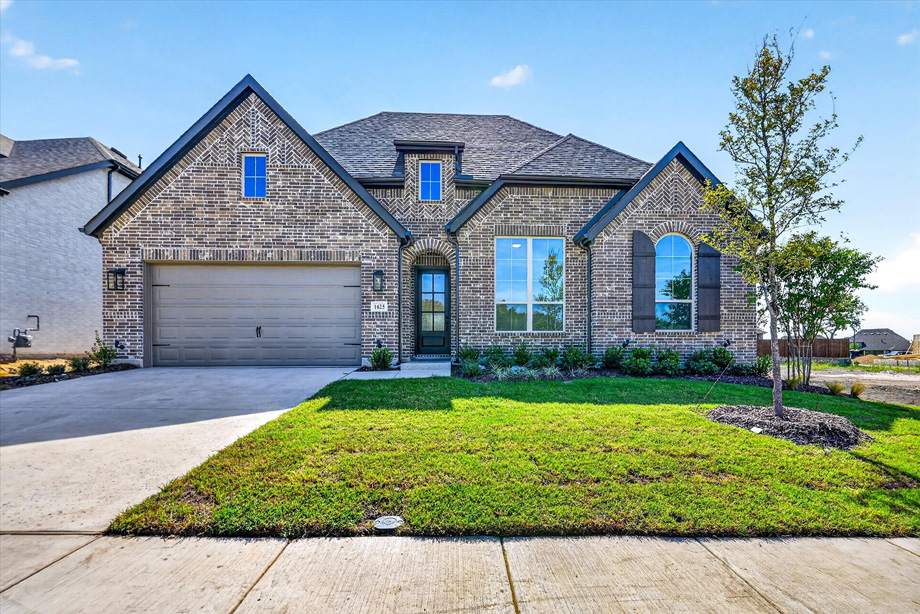 Canterbury at 1625 Thicket Hill Drive, Van Alstyne, Texas: photo 1
