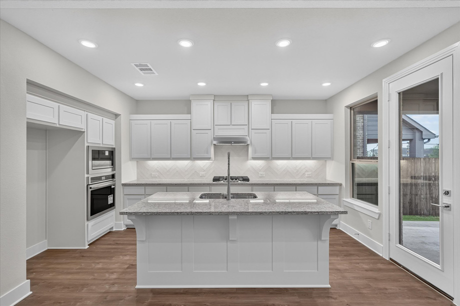 Rodin at 1634 Secco Way, McLendon-Chisholm, Texas: photo 2