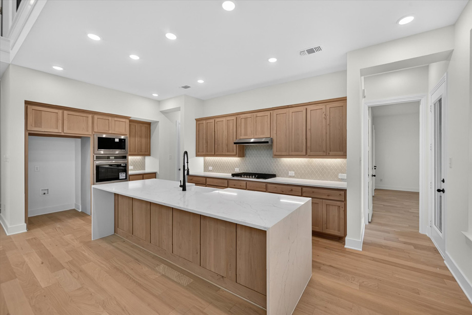 Leyland at 520 Stallion Lane, Van Alstyne, Texas: photo 2