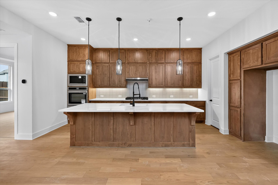 Fordham at 1537 Thicket Hill Drive, Van Alstyne, Texas: photo 3