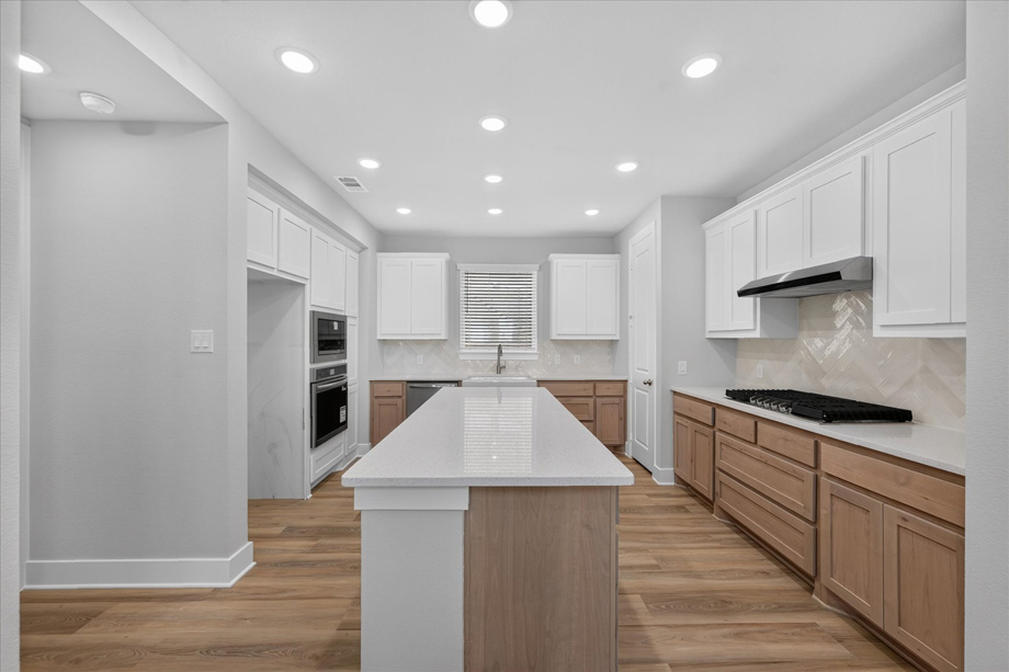 Worthington at 7404 Dragonfly Trail, McKinney, Texas: photo 3